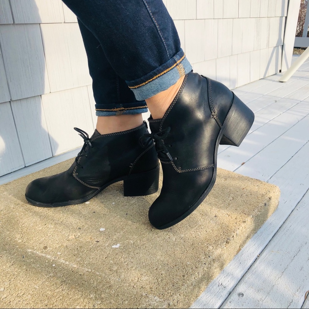 Clarks Women's Maypearl Flora Ankle Bootie